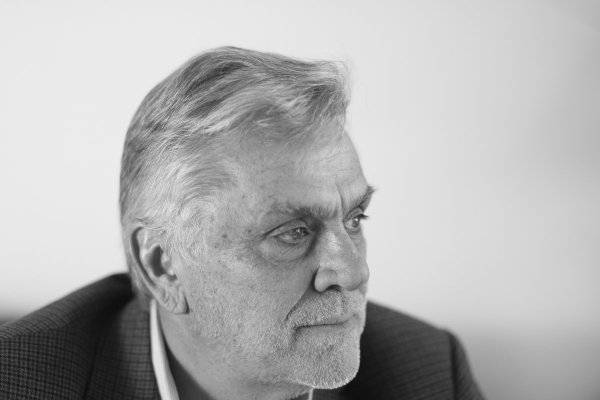 <p>Pablo Longueira: “Hay que refundar el país”</p>