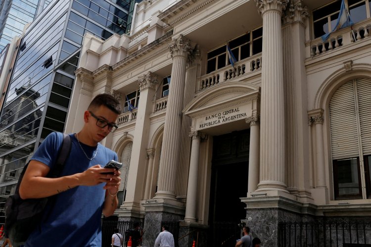 <p>En una Argentina sin cepo, Milei se prepara para estabilizar el peso y atraer la inversión extranjera</p>