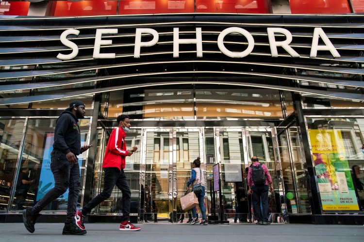 <p>Sephora no llega a Perú este año: barreras regulatorias complican el ingreso al mercado</p>