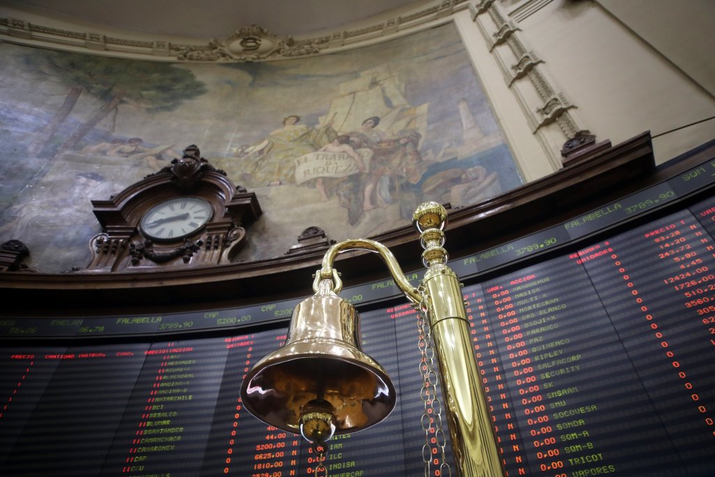 IPSA alcanza máximos históricos intradía, superando los 7.700 puntos antes de Semana Santa