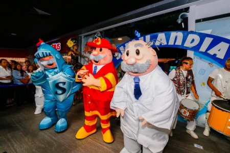 <p>Del escenario al retail: Dr. Simi conquista a Adele, Lady Gaga y Harry Styles, y ahora va por EEUU</p>