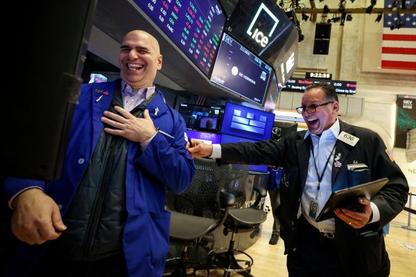 <p>Wall Street sube con fuerza y el IPSA toca un récord intradía por señales de un potencial acuerdo entre China y EEUU</p>
