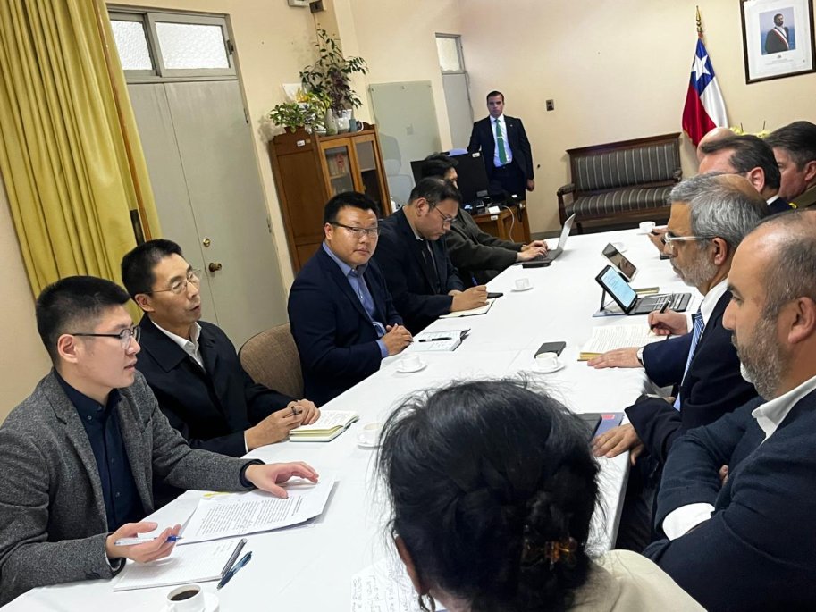 Cordero promete mayor seguridad para central Rucalhue y llama a tranquilidad de inversionistas