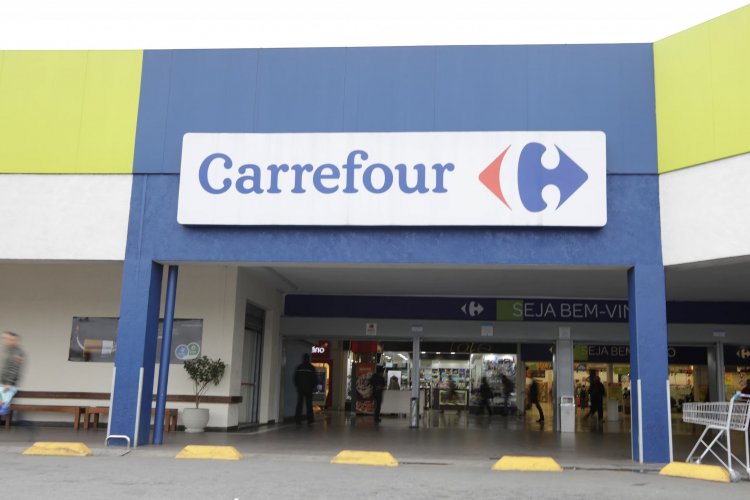 <p>Carrefour retirará de la bolsa a su filial en Brasil tras apoyo del 59% de los accionistas minoritarios</p>