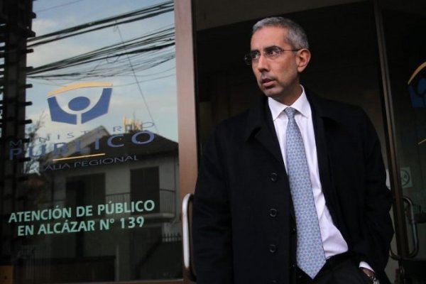 “Falta de comunicación” y “causas graves”: abogado Carlos Cortés renuncia al patrocinio de querella tras venta de CLC
