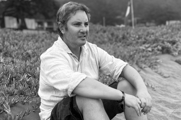 <p>Las batallas de Pablo Falcone y el libro que escribió para apoyar a otros pacientes</p>