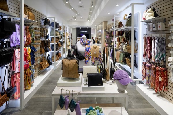La dupla Lira - Eguiguren, 30 tiendas y el ingreso a vestuario: los 20 años de Lounge