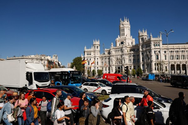 España declara emergencia en varias comunidades para enfrentar crisis por el masivo apagón que afectó también a Portugal y zonas de Francia