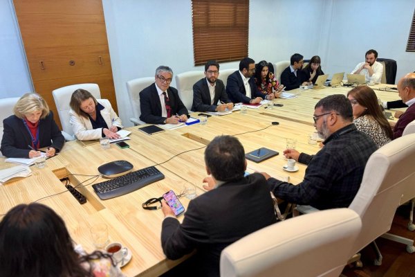 Gobierno y CUT llegan a acuerdo para incrementar el salario mínimo en 3,6% hasta los $ 529.000