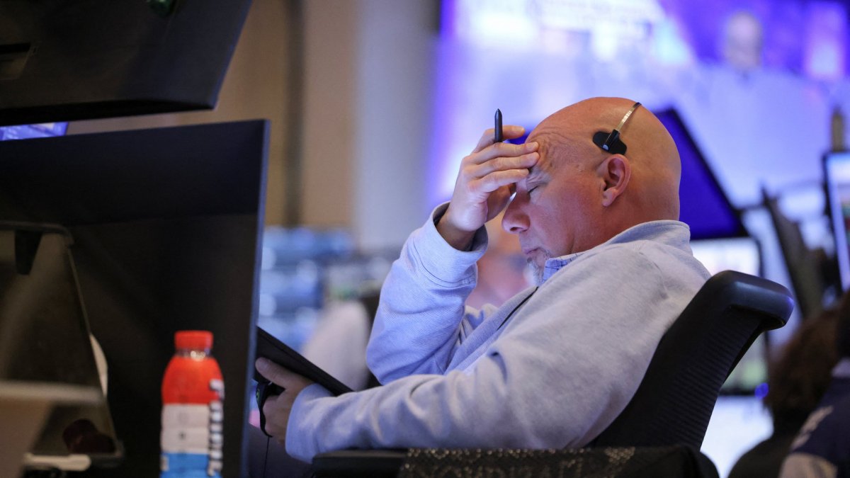 Wall Street en rojo: PIB de EE.UU. sorprende a los mercados