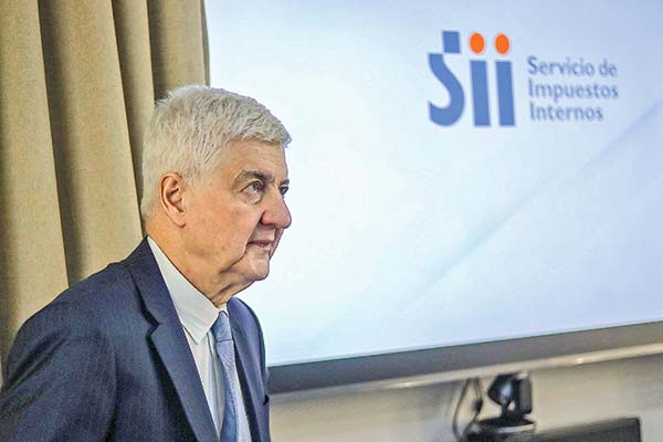 <p>Fernando Barraza y Alejandro Micco entre los consejeros del nuevo comité que supervisará acción del SII</p>
