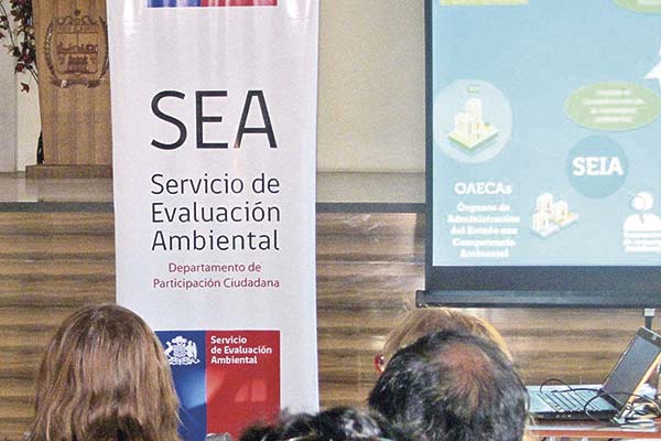<p>Propuesta de cambios al reglamento del SEIA recibe 700 observaciones y CPC alerta que podría complejizar evaluación ambiental</p>