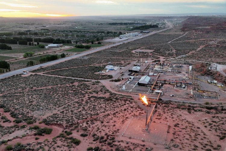 <p>Argentina Southern Energy acuerda con Golar LNG contrato por segundo barco de licuefacción</p>