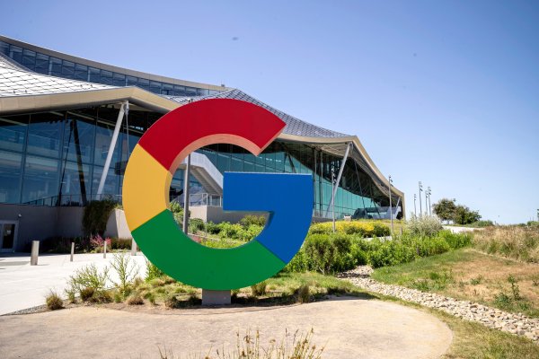 <p>Departamento de Justicia de EEUU pide a juez federal desmantelar operaciones de tecnología publicitaria de Google</p>