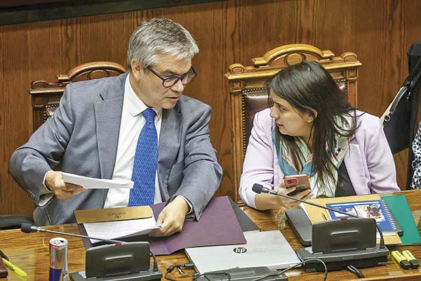 Gobierno designa comisión para revisar gasto público antes del erario 2026