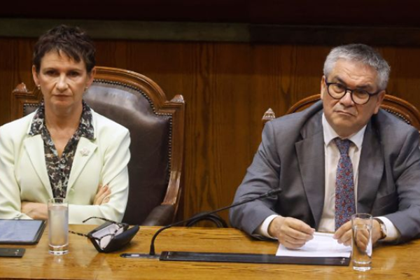 <p>UDI le exige al ministro Marcel “la más absoluta prescindencia” en la carrera presidencial</p>