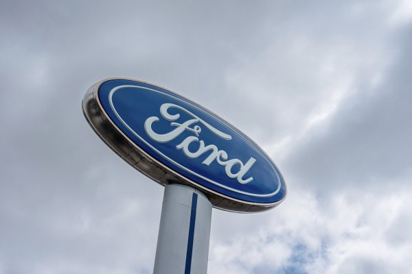 <p>Ford retira sus proyecciones para el año y estima un impacto de US$ 1.500 millones por los aranceles de Trump</p>