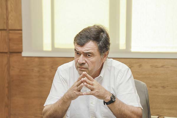 <p>Esteban Valenzuela, ministro de Agricultura. Foto: Jonathan Duran</p>