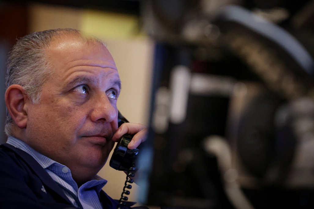 Wall Street enfrenta caída y amenaza su racha alcista histórica