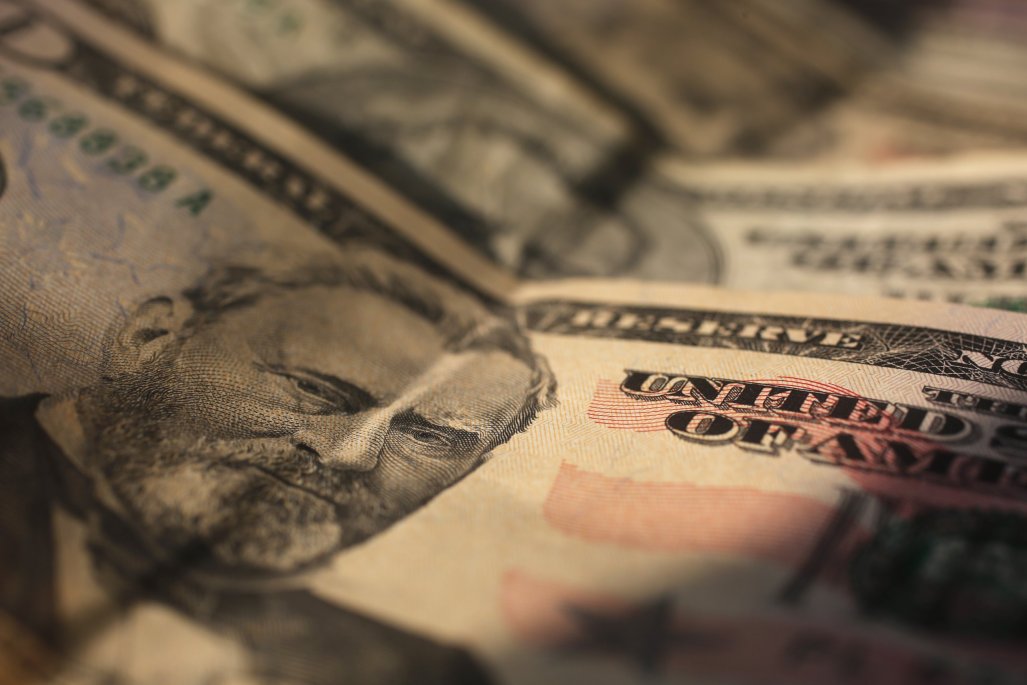 Dólar se estabiliza mientras el cobre impulsa al peso chileno