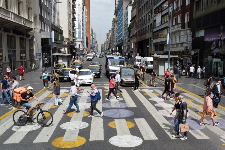 <p>Moody's podría subir la calificación crediticia de Argentina, pero de manera gradual</p>