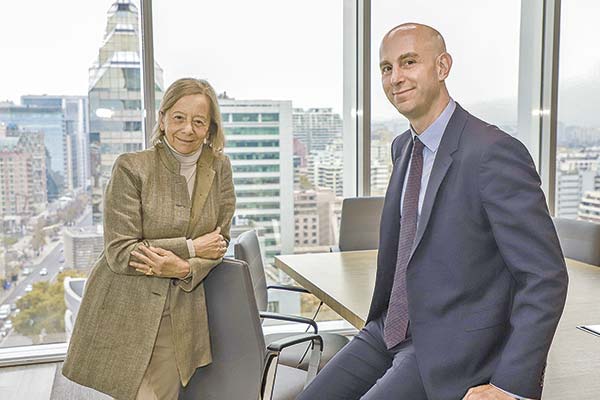 <p>La fundadora y CEO de Ardian, Dominique Senequier y el presidente de Ardian, Mark Benedetti. Foto: Julio Castro</p>