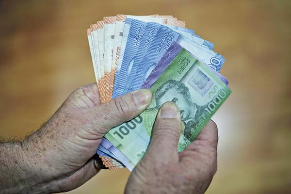 Los salarios de los trabajadores vuelven a registrar alzas en marzo y contabilizan 25 meses de crecimiento