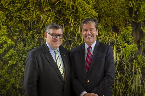 Celso Boscariol y Francisco Fontaine en el encuentro de LAW realizado en Santiago de Chile.