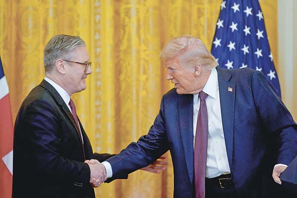 <p>El líder británico, Keir Starmer, y su par de EEUU, Donald Trump, detallaron por separado lo pactado. Foto: Bloomberg</p>