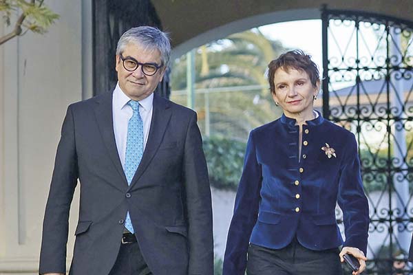 <p>Carolina Tohá y Mario Marcel, cuando ambos eran ministros del gabinete del presidente Boric. Foto: Aton Chile</p>