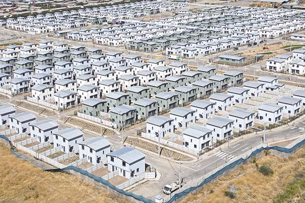Constructoras optan por vivienda social ante crisis y en algunos casos este negocio supera 50% de la cartera