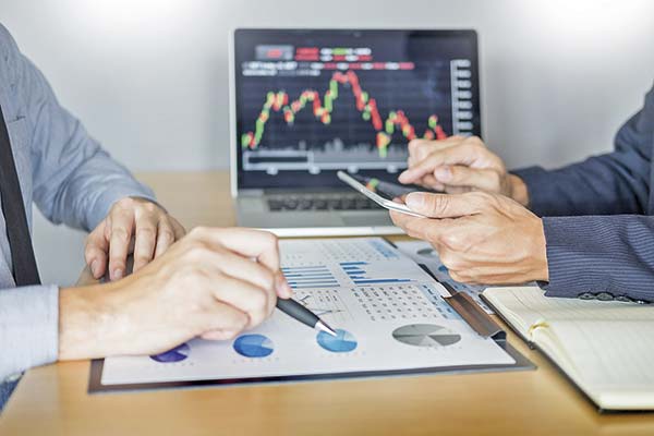 Inversionistas retail aumentan presencia fuera de Chile, pero desconocen normas tributarias