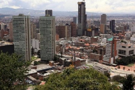 <p>Incertidumbre económica internacional y cambios en las dinámicas comerciales son los desafíos para la Inversión Extranjera en Colombia, según OBS</p>