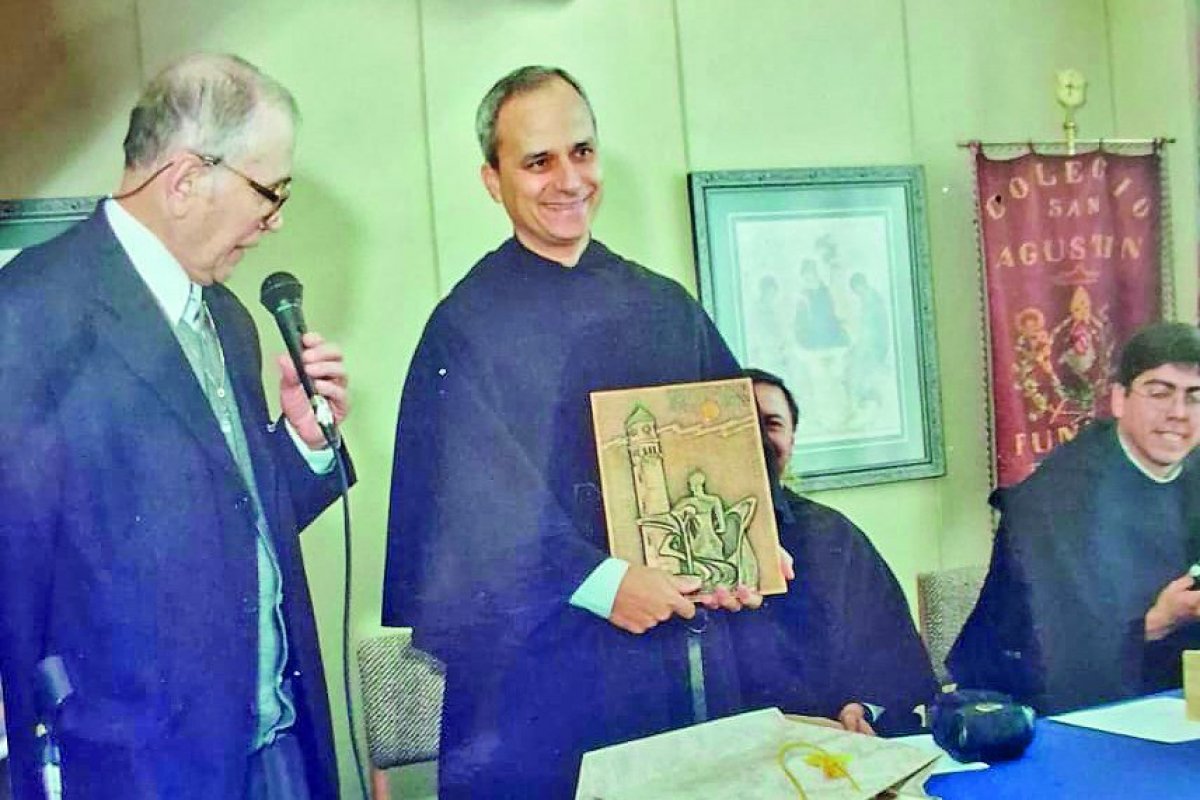<p>Robert Francis Prevost: el nuevo Papa en voces de 3 chilenos</p>