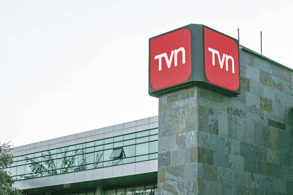 <p>Anterior administración de TVN responde ante crítica situación del canal estatal: “Cuando lo dejamos era viable”</p>