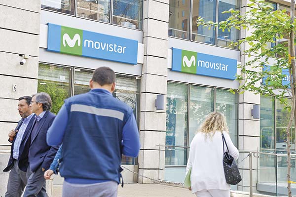 <p>Teléfonica estaría afinando salida de Chile, con Citibank como asesor para vender Movistar</p>