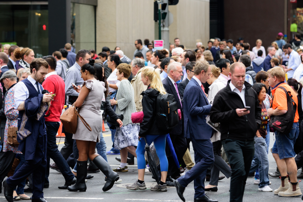 <p>La guerra comercial golpea los ánimos de los consumidores alrededor del mundo: el 76% se muestra preocupado por cómo les afectará personalmente</p>