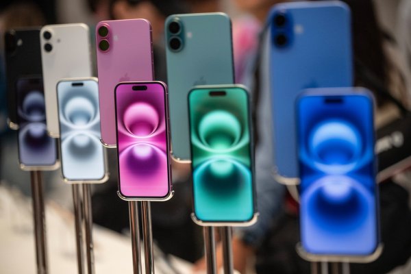 <p>Trump arremete contra Apple por su plan de enviar iPhones estadounidenses desde India</p>