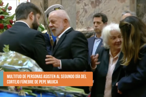 <p>Ahora en DF SUD | Boric asiste al velatorio del expresidente José “Pepe” Mujica, en el Palacio Legislativo en Montevideo</p>