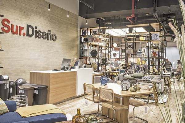 <p>Al borde de la quiebra emblemática cadena chilena de venta de muebles con 75 años: alude a la crisis en el mercado inmobiliario</p>