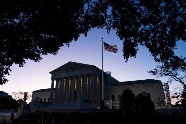 <p>Corte Suprema de Estados Unidos bloquea las deportaciones de venezolanos ordenadas por Trump</p>