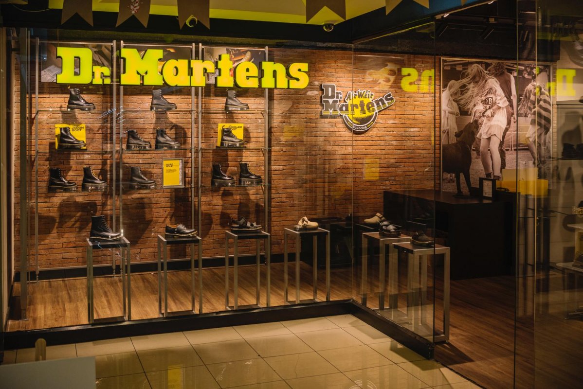 <p>Los planes del holding Crosby en Chile para traer marcas premium como Dr. Martens y Anine Bing</p>