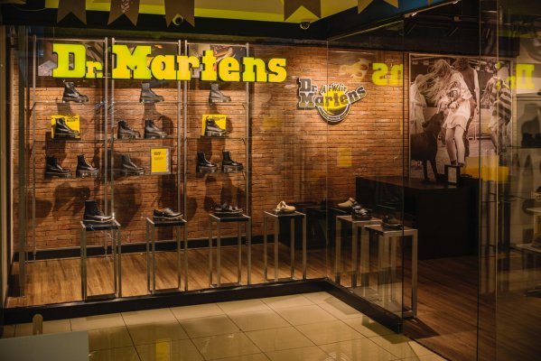 Los planes del holding Crosby en Chile para traer marcas premium como Dr. Martens y Anine Bing