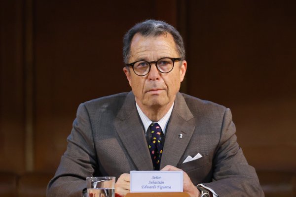 <p>Cadem | Sebastián Edwards: “Hay un hambre de parte del progresismo más joven, por el tema medioambiental y regulatorio, ha habido una captura de la economía”</p>