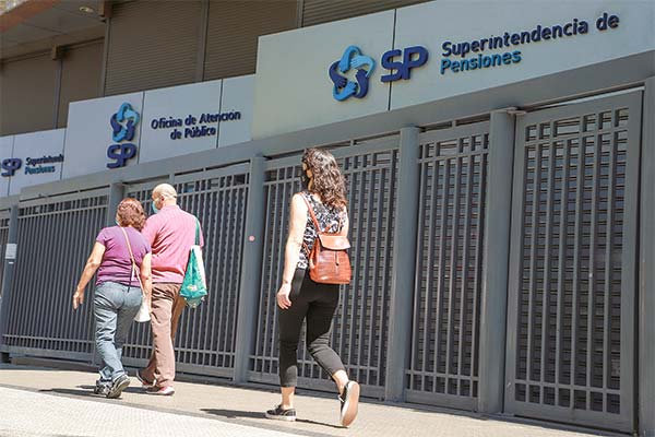 <p>AFP en alerta por norma en consulta de la Superintendencia de Pensiones que profundiza regulación por publicidad</p>