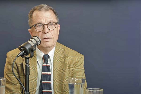 <p>Sebastián Edwards planteó la importancia de solucionar el problema de permisología.</p>