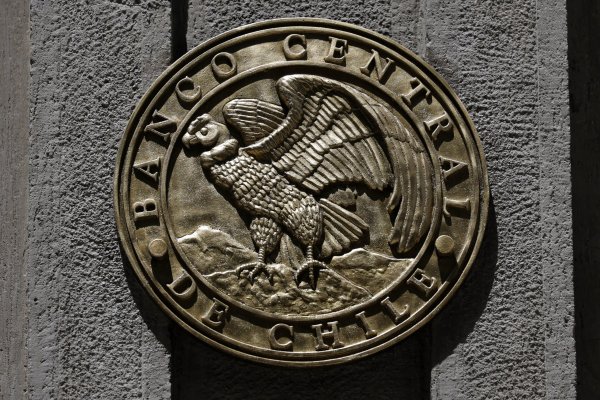 <p>Guerra comercial y tensiones geopolíticas son los principales riesgos para la estabilidad financiera, según el Banco Central</p>