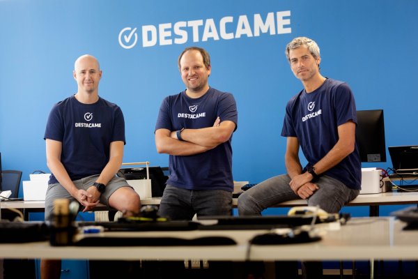 Sebastian Ugarte, Jorge Camus y Augusto Ruiz-Tagle, fundadores de Destácame
