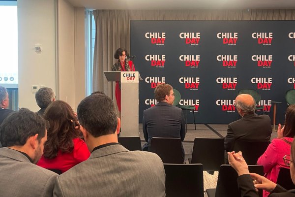 <p>Costa advierte que el escenario global aún es incierto, pero destaca señales positivas de la economía local</p>