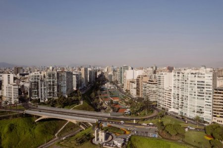 <p>Crisis lleva a inmobiliarias chilenas a reforzar su negocio en Perú: destinan inversiones por más de US$ 200 millones en 2025</p>